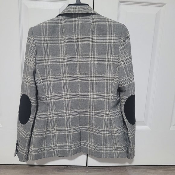 Woman Jackets - Picture 2 of 9